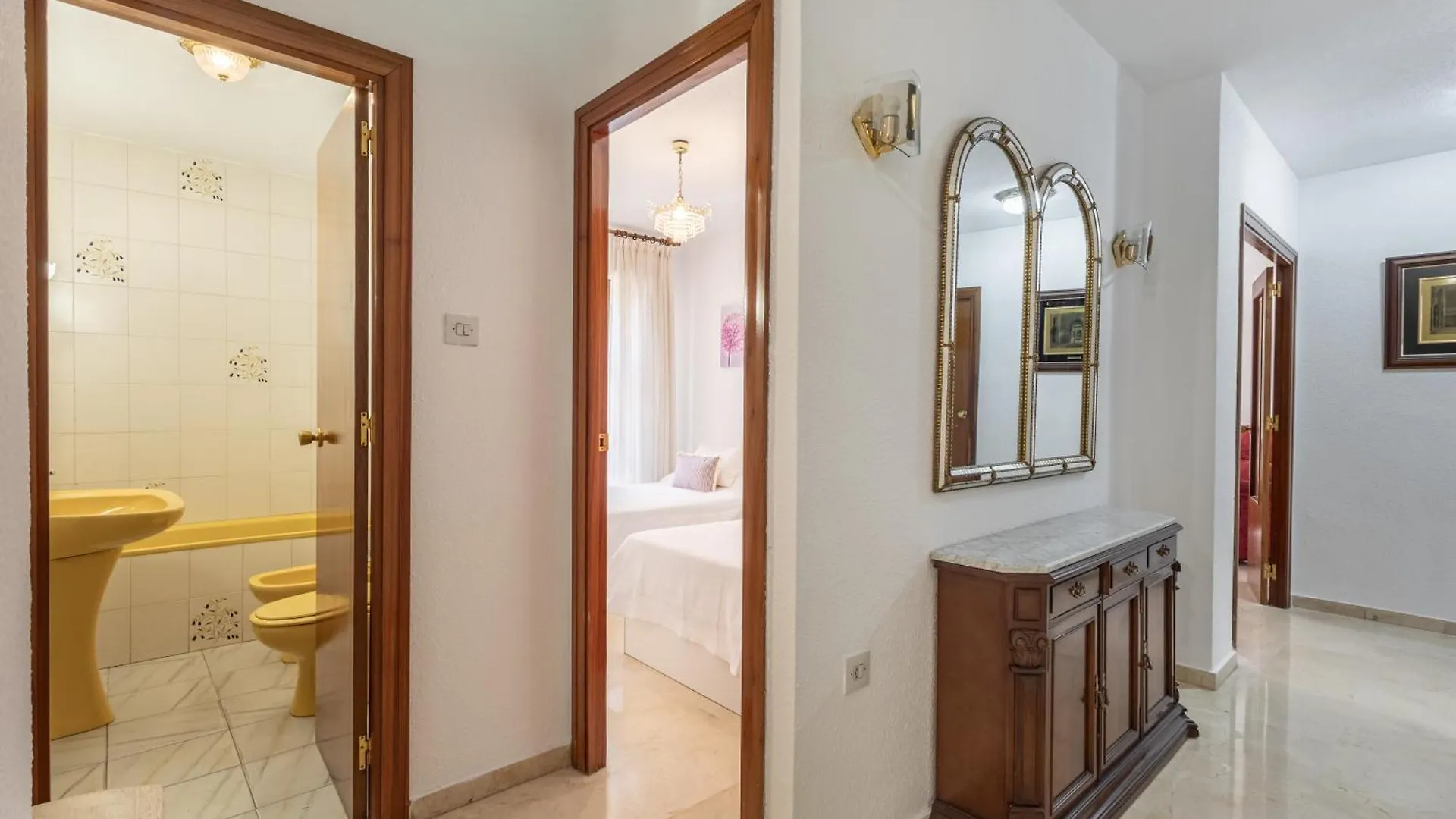 Dreaming Apartment Dona Luisa - Free Parking Granada